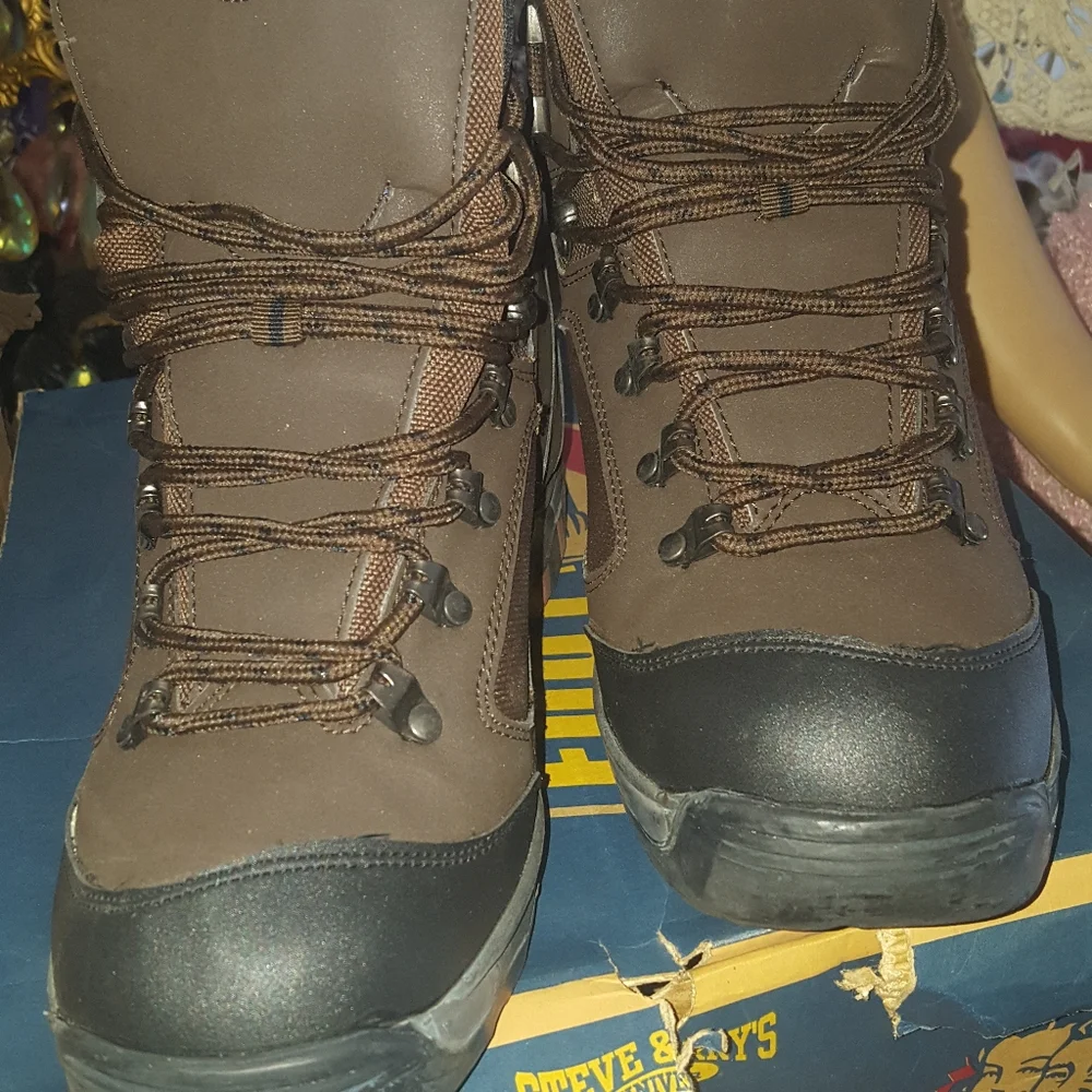 Steve and Barry brown hiking boots. Size 9.5 MENS NEW - Picture 8 of 16